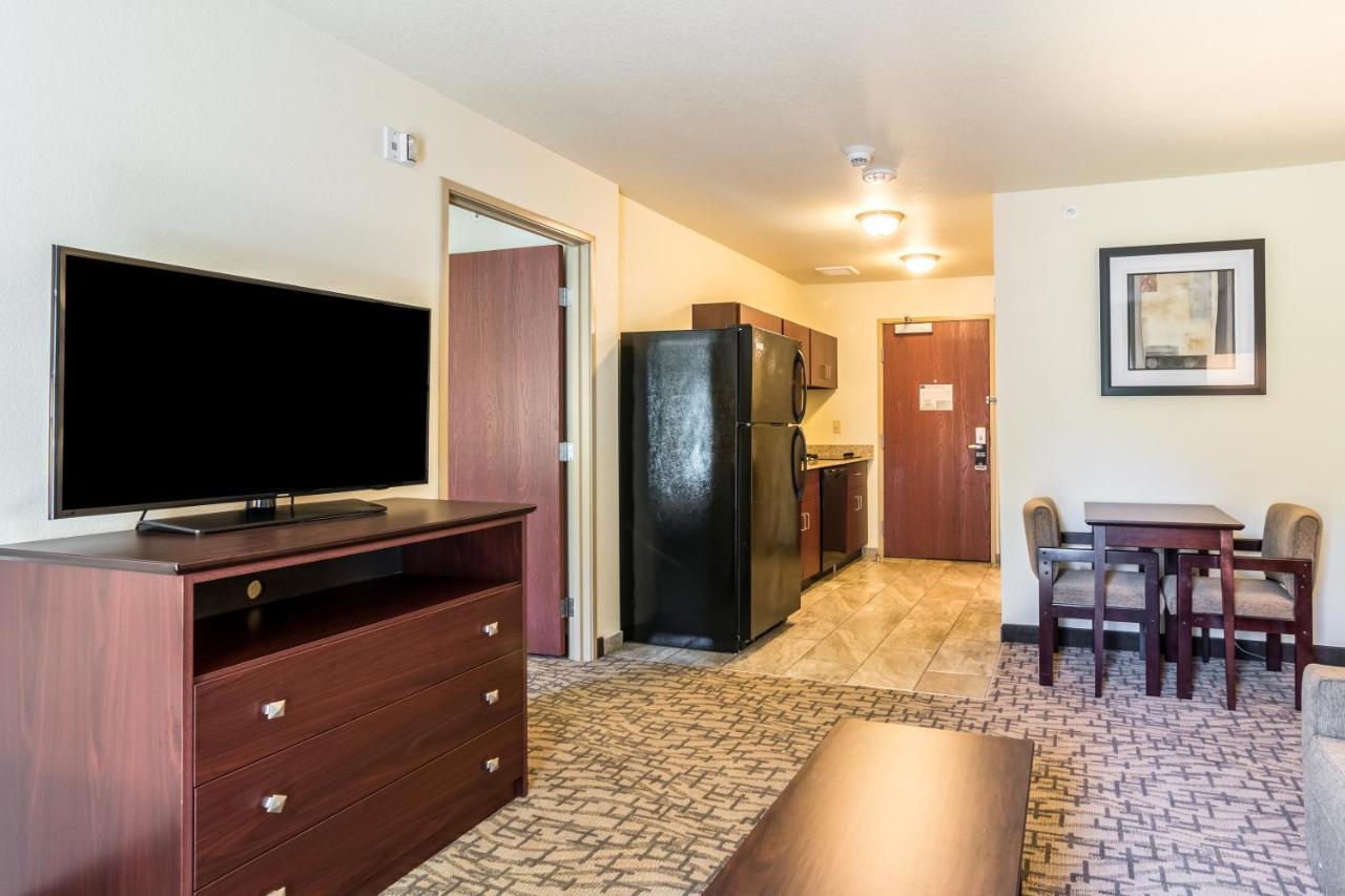 Cobblestone Hotel & Suites - Greenville Екстер'єр фото