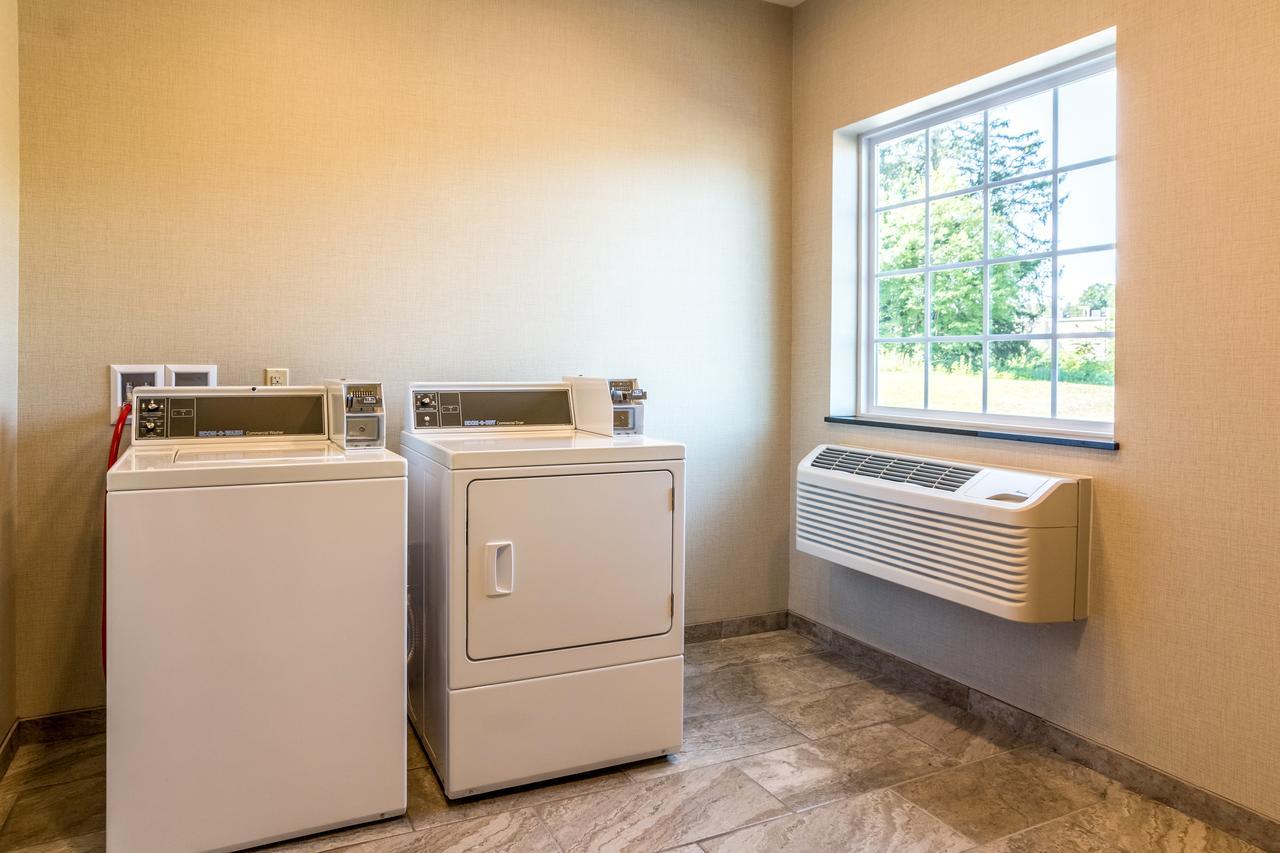 Cobblestone Hotel & Suites - Greenville Екстер'єр фото