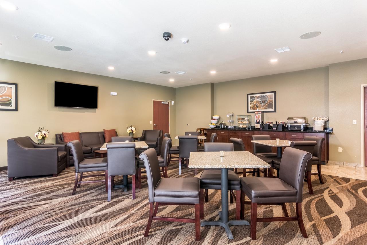 Cobblestone Hotel & Suites - Greenville Екстер'єр фото