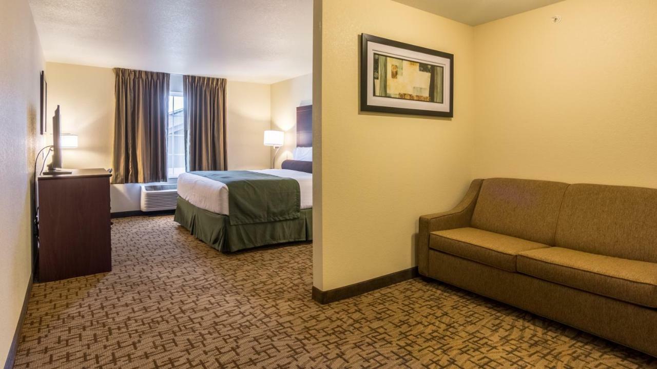 Cobblestone Hotel & Suites - Greenville Екстер'єр фото