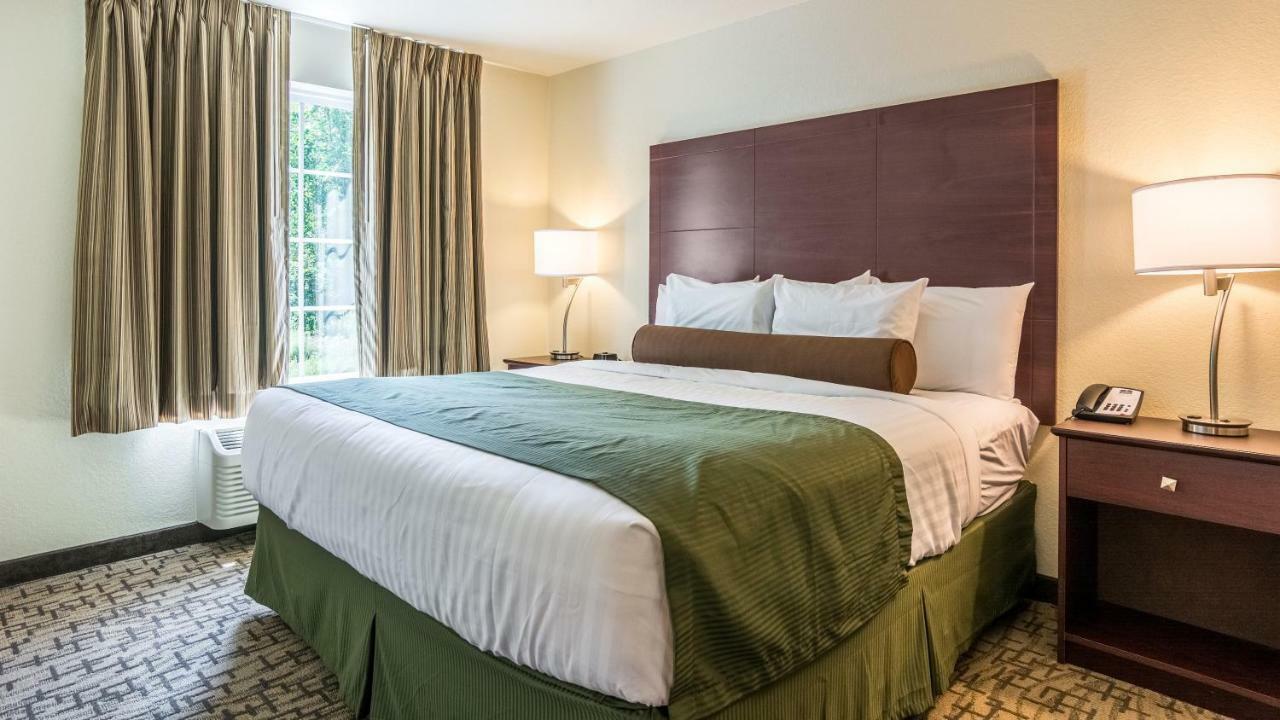 Cobblestone Hotel & Suites - Greenville Екстер'єр фото
