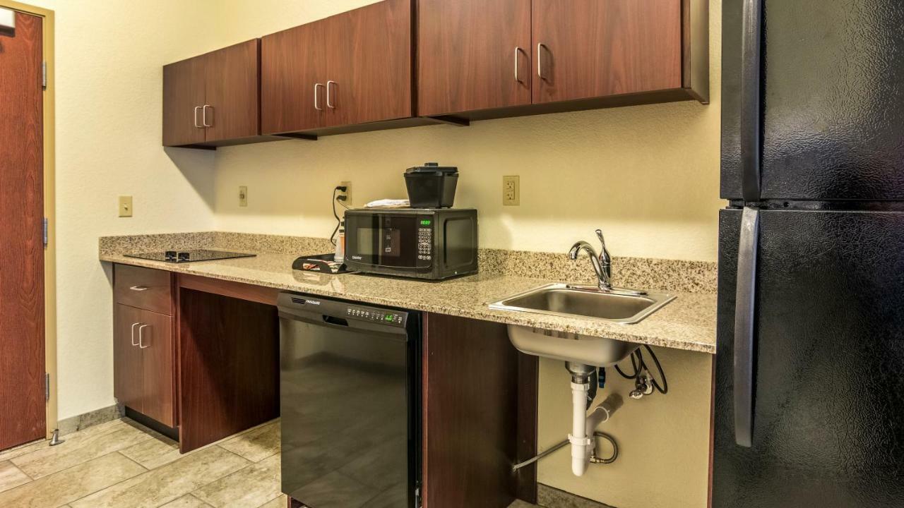 Cobblestone Hotel & Suites - Greenville Екстер'єр фото