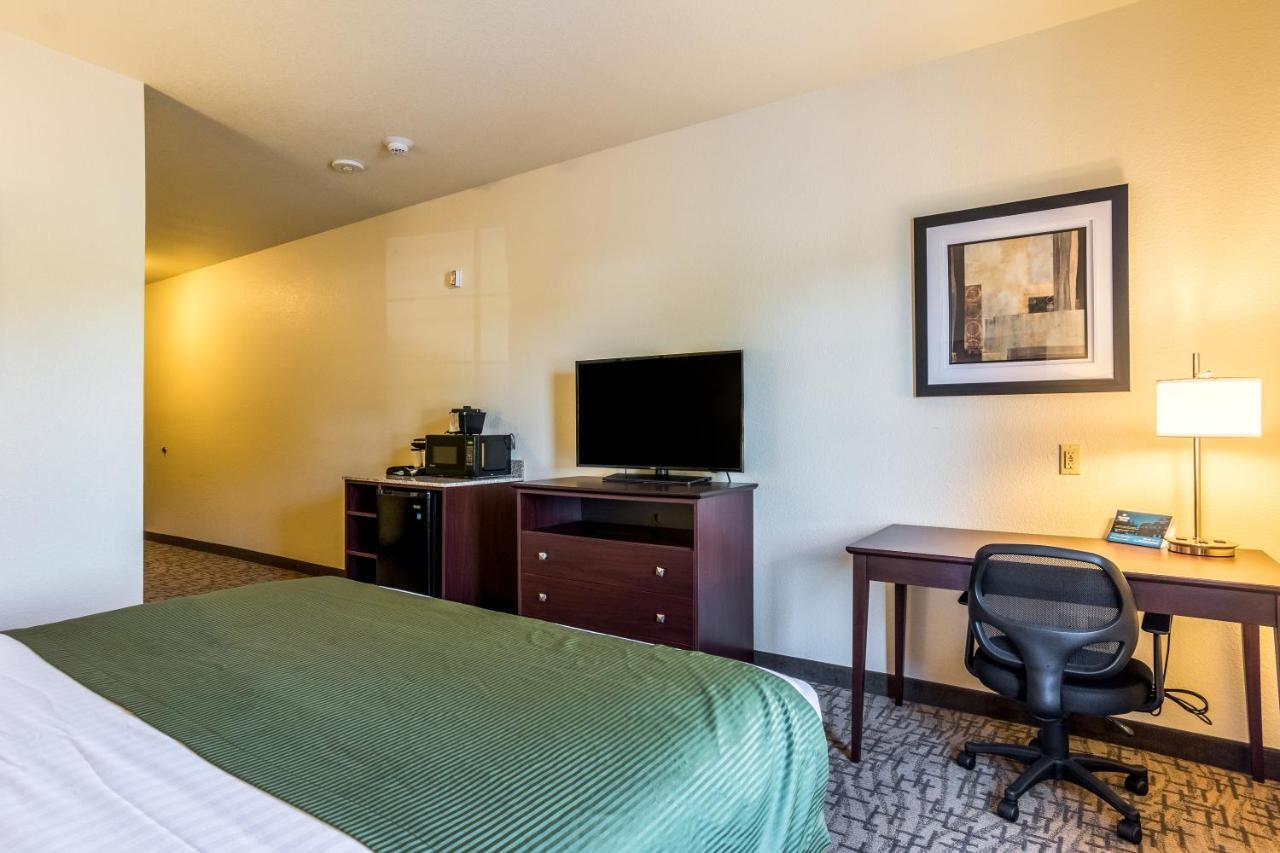 Cobblestone Hotel & Suites - Greenville Екстер'єр фото